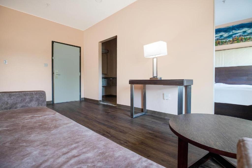 Royal Inn & Suites Adairsville Kültér fotó